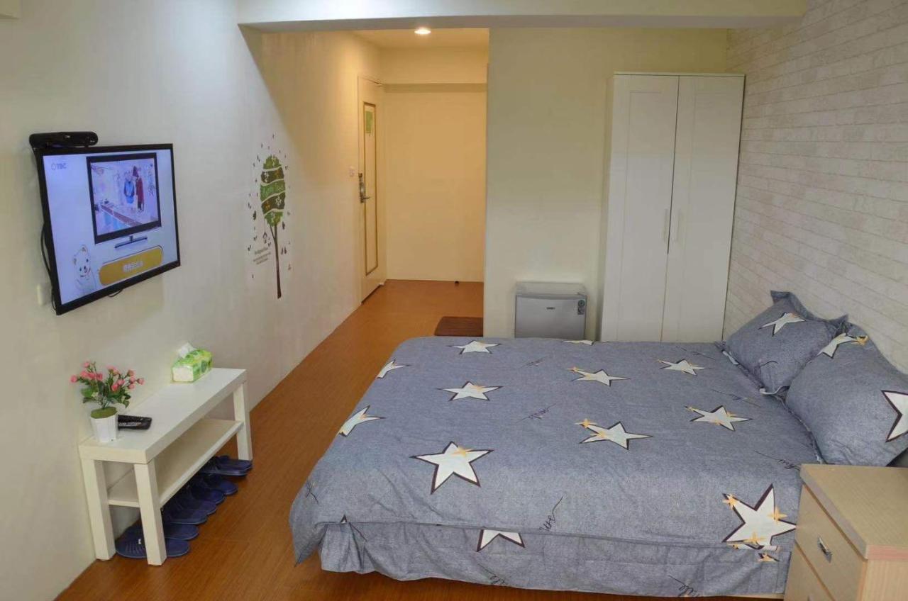 星霖之家 Apartamento Taichung Exterior foto